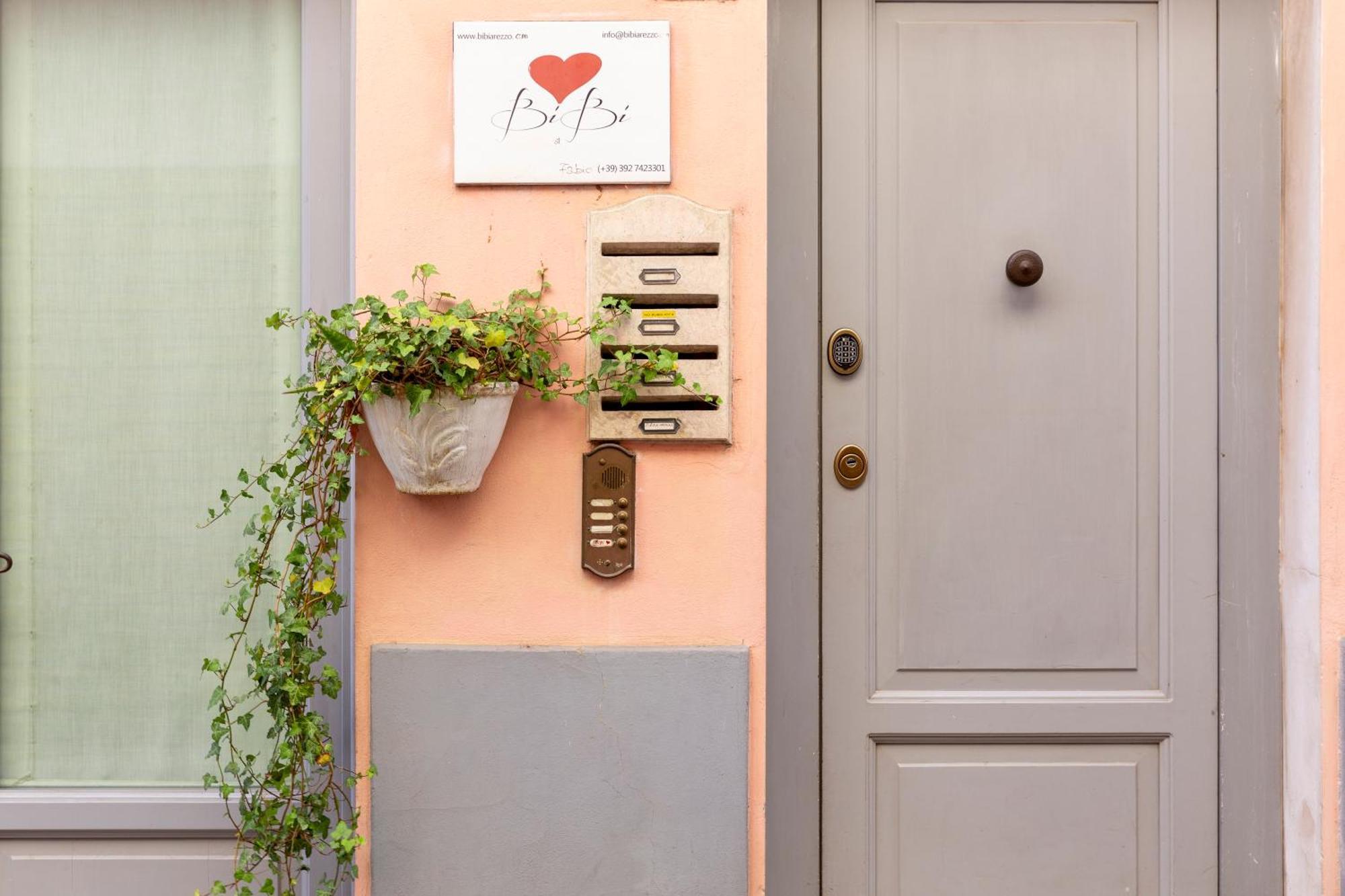 Bibi Boutique Arezzo Living Suite Rosafragola & Verdeconiglio Eksteriør bilde